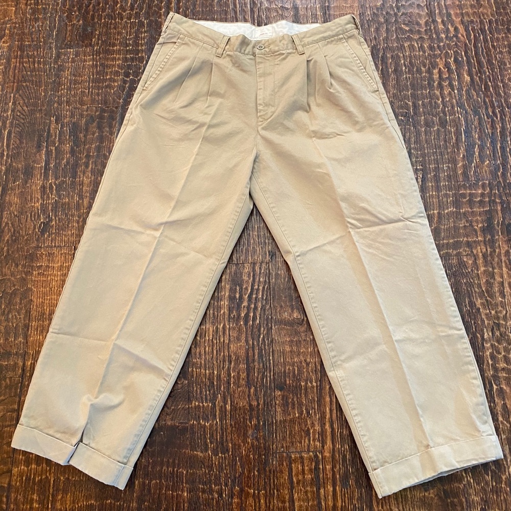 GAP Men's Khakis classic fit - size 38x32